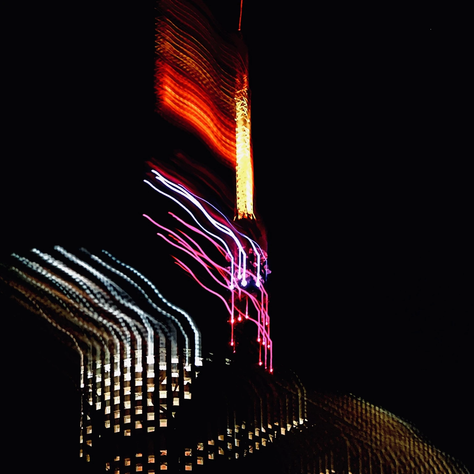 Traces of Light: Tokyo Tower, photograph 15